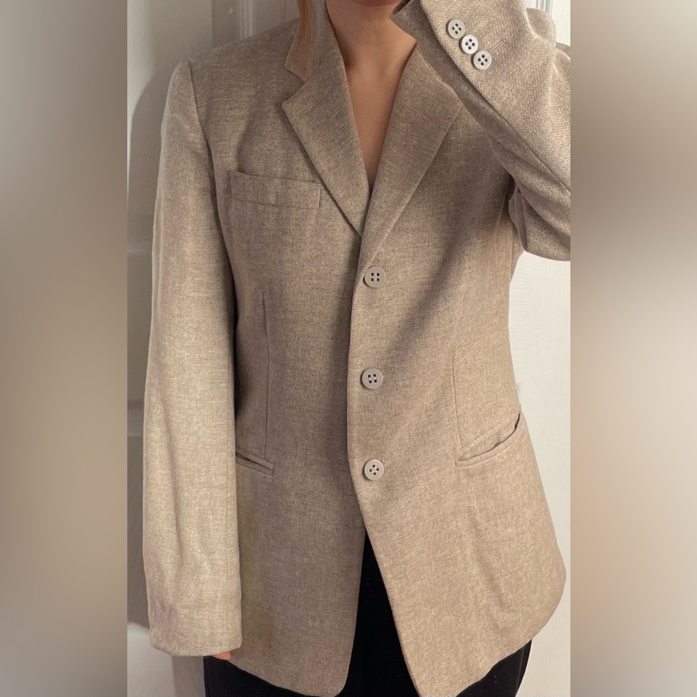 Armani Collezioni 100% Cashmere Blazer | US 6
Condition: Very good